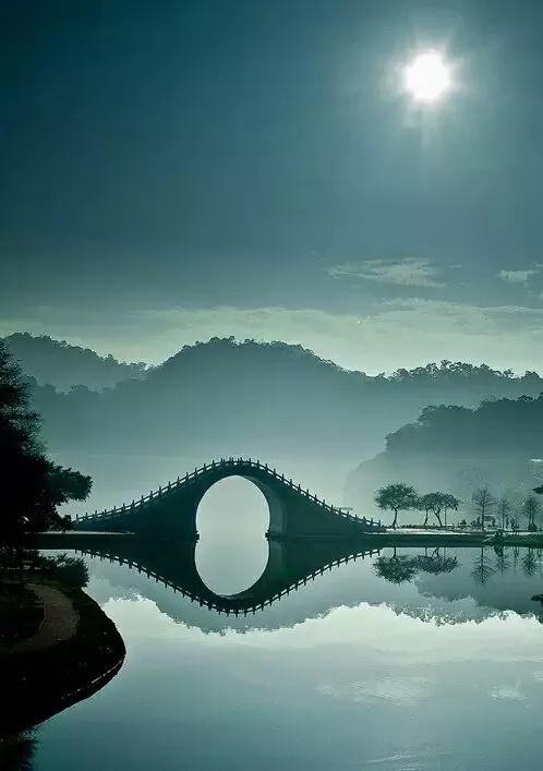 你有多少載不動的中秋鄉愁? 你有多少載不動的中秋鄉愁?