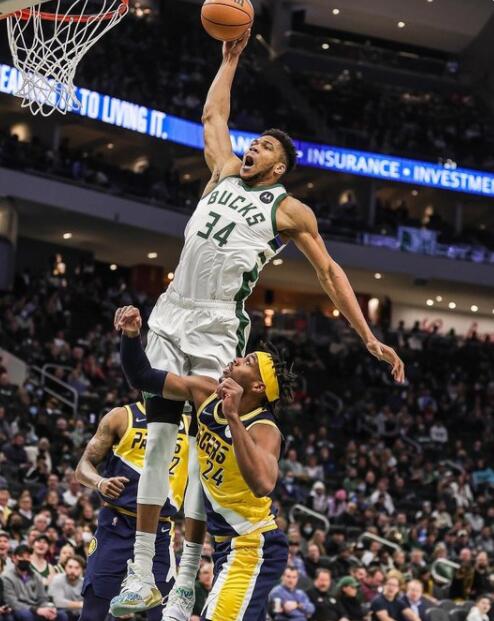 字母哥爆砍50+14破紀錄，特雷楊41+9克騎士，灰熊雙槍74分成空砍