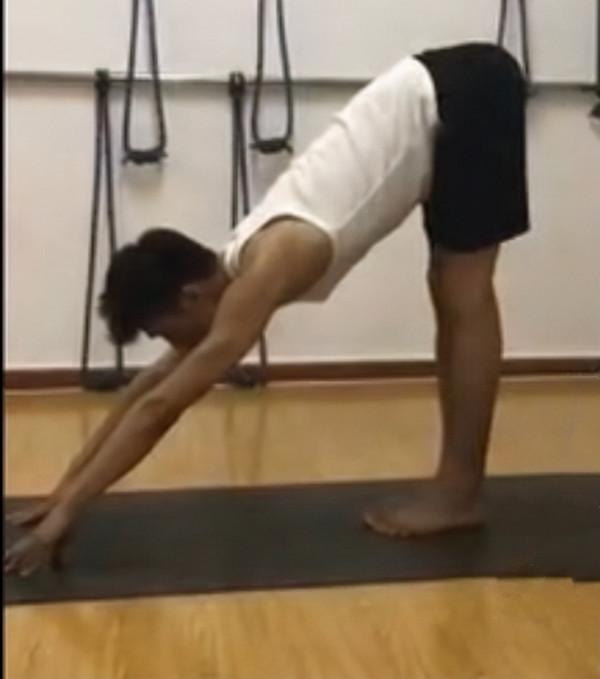 瑜伽體式乾貨又來了:認準3個發力點,解鎖站立前屈其實也簡單 瑜伽體式乾貨又來了:認準3個發力點,解鎖站立前屈其實也簡單