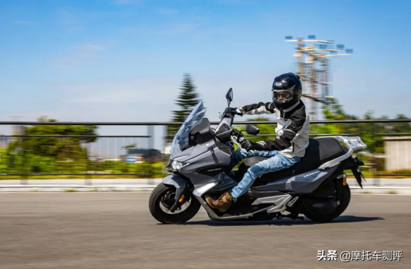 多少沾點泥土氣息，大陽ADV350評測