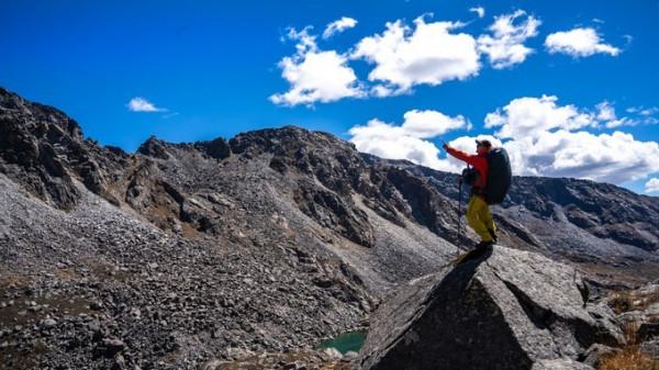川西海拔最高最大最藍的海子——亞莫措根