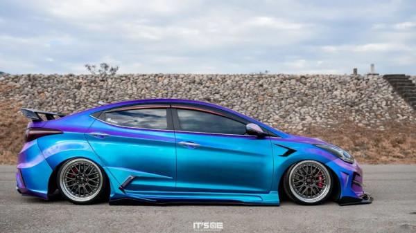 這臺現代Elantra有點獨特