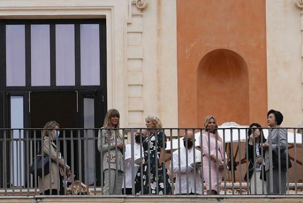 G20第一夫人們第二次大合照！金正淑罕見穿長裙，布麗吉特身材贊