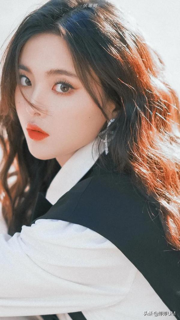 楊超越，膚白貌美、可愛甜美、古靈精怪，好看的女孩子誰不愛呢