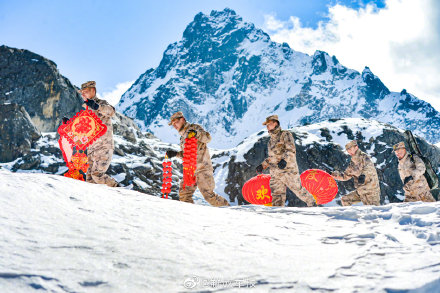 他們在海拔4676米哨點說：邊防有我，安心過年