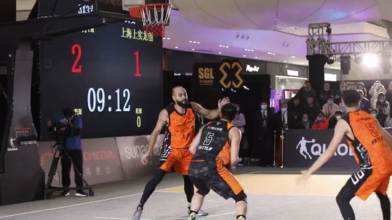 生吃王哲林！一個人扛起球隊！不愧是野球界第一分衛，太硬了...