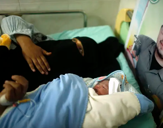 蹲了15年大牢，妻子為他在獄外生了4個孩子