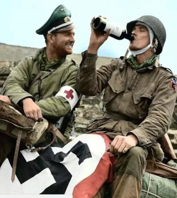 除了武器 最能體現美軍土豪身份的裝備是什麼?手錶、電筒、打火機 除了武器 最能體現美軍土豪身份的裝備是什麼?手錶、電筒、打火機