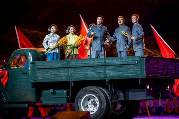 百年風華 凝匯壯美精神史詩