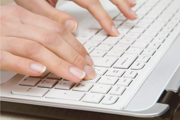 一波三折！面試N次，好不容易請到女傭，她卻進了新加坡警察局