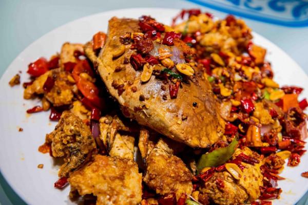 福州超神奇的一棟樓，建築按北斗七星狀排列，颱風來了都要繞著走