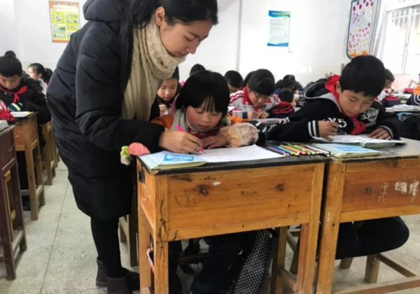 村鎮教師迎來“福音”，工資或將全面上調，部分省份已落實