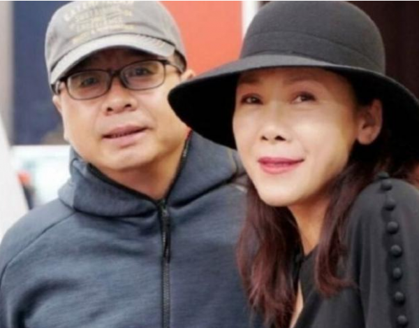 田震:我一生正直,摔話筒揭“潛規則”,和那英鬧掰,但我不後悔 田震:我一生正直,摔話筒揭“潛規則”,和那英鬧掰,但我不後悔