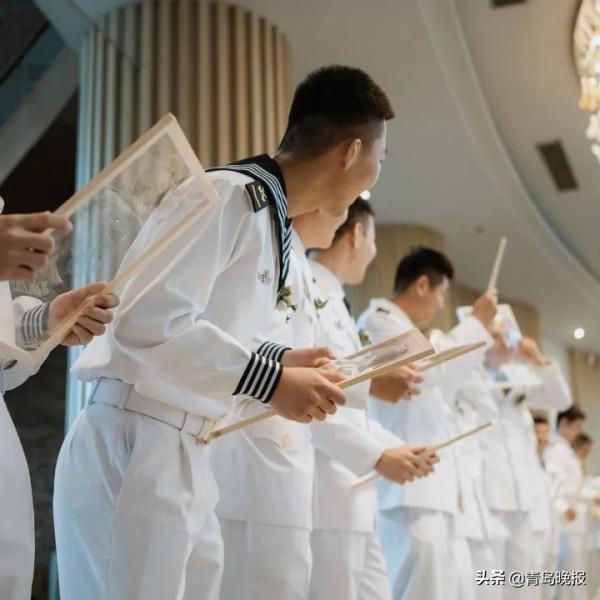 戰艦上的集體婚禮，超硬核！超甜蜜
