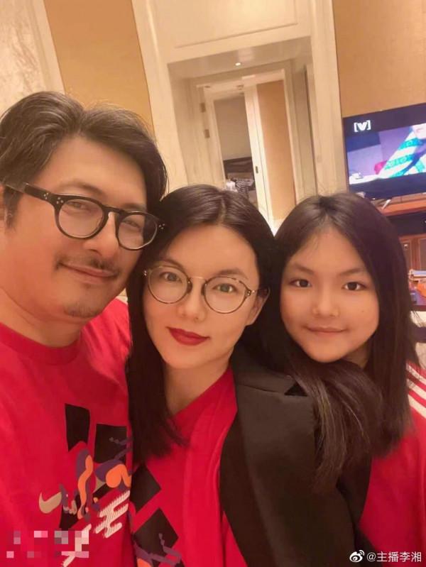 王嶽倫釋出離婚訊息，李湘不動聲色回應