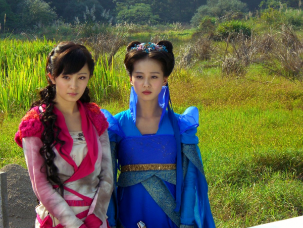 給病號服做腰線，女扮男裝戴假睫毛，國產劇主演造型能有多心機？