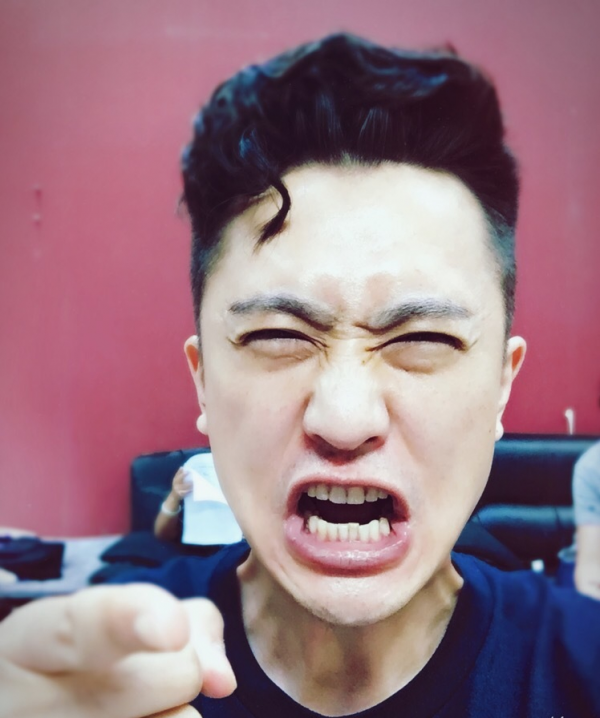 楊帆：暗戀張蕾多年無果？與妻子從校服到婚紗生一女，幸福美滿