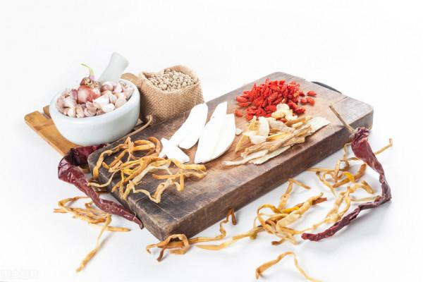 經常腹瀉、胃部刺痛別輕視，長期挺著不治療，很容易形成癌前病變