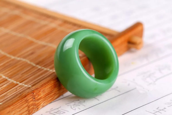 工藝簡單，售價昂貴！這樣的和田玉真賺錢