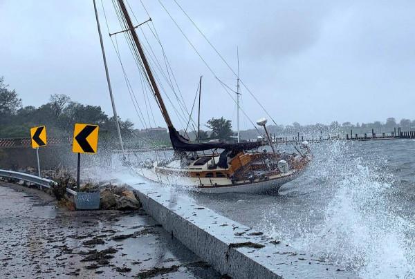 巨大風暴席捲美國,數十萬家庭陷入停電危機,聯合國預言成真了? 巨大風暴席捲美國,數十萬家庭陷入停電危機,聯合國預言成真了?