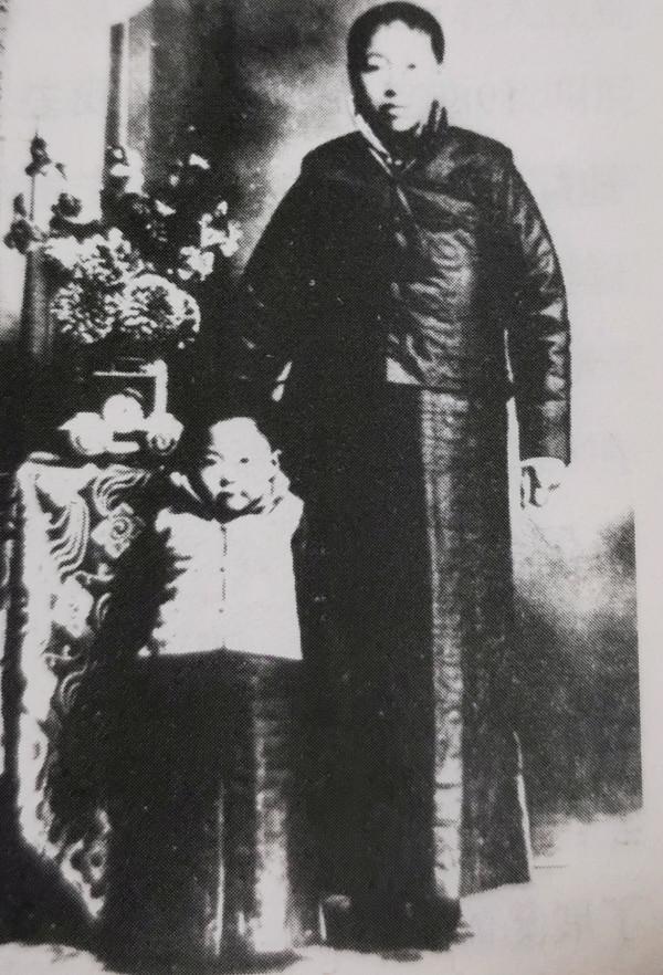 端木蕻良二妻鍾耀群：寫書講述丈夫與蕭紅的婚戀，直言蕭紅很病態