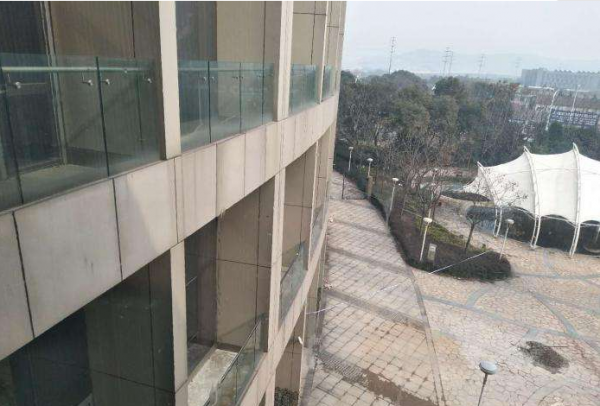 金盾董事長周建燦：白手起家公司市值高達93億，為何選擇跳樓自殺