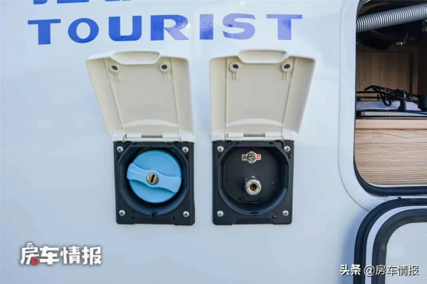 福特新全順房車,小頂設計透過性好,空間不錯適合一家3口人住 福特新全順房車,小頂設計透過性好,空間不錯適合一家3口人住