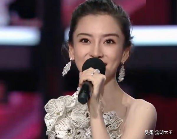 沸騰之夜並不沸騰,年輕藝人撐不起檯面,收視率低於《突圍》 沸騰之夜並不沸騰,年輕藝人撐不起檯面,收視率低於《突圍》