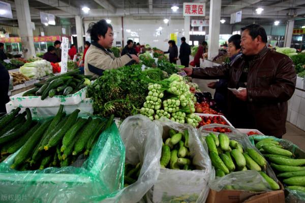 好事！元旦臨近，肉蛋齊跌，之前大漲的幾種蔬菜也跌了！趕緊看看