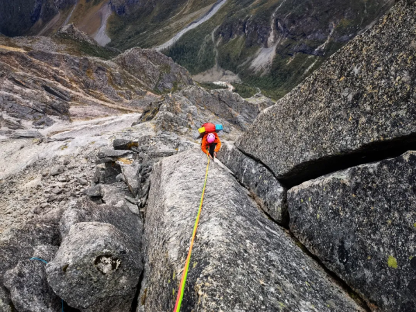遊記 | 自由扶梯上,你自在如風——挑戰婆繆峰始末 遊記 | 自由扶梯上,你自在如風——挑戰婆繆峰始末