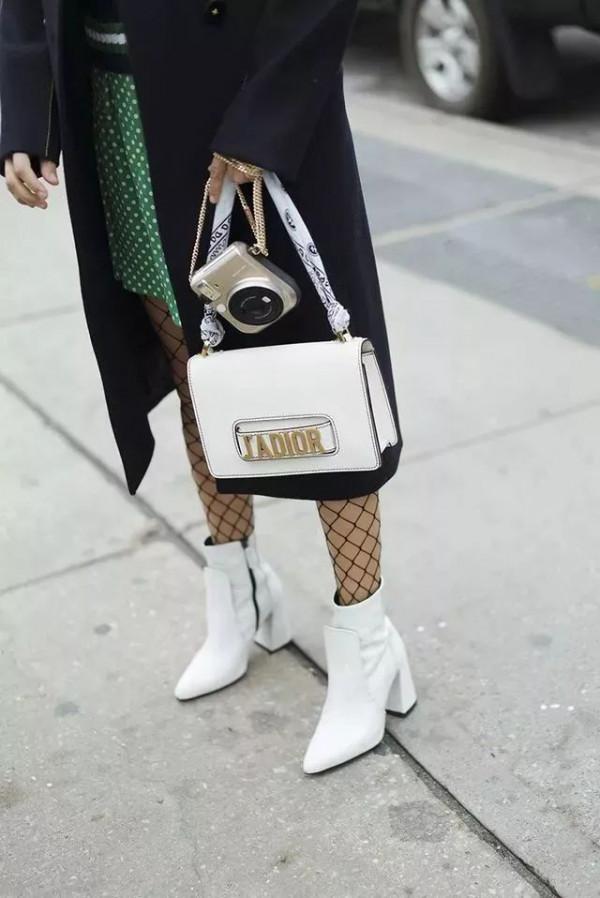 一雙漂亮的靴子,讓你整個冬天都時尚 一雙漂亮的靴子,讓你整個冬天都時尚