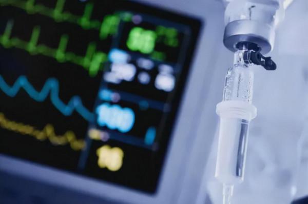 每天1瓶可樂起步，15歲少年突發中風！2次送進ICU搶救，爸媽崩潰