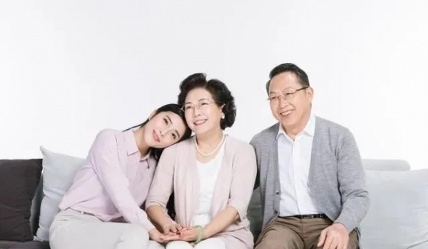 老人立遺囑將房子留給侄女，侄女卻被老人女兒告上法庭…