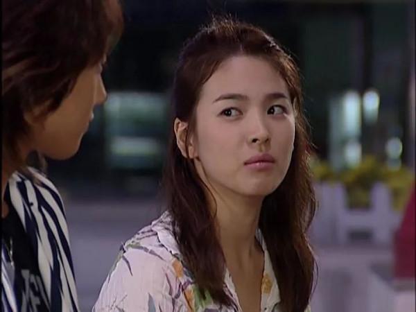 打東邊來了個宋慧喬,打西邊來了個高圓圓 打東邊來了個宋慧喬,打西邊來了個高圓圓