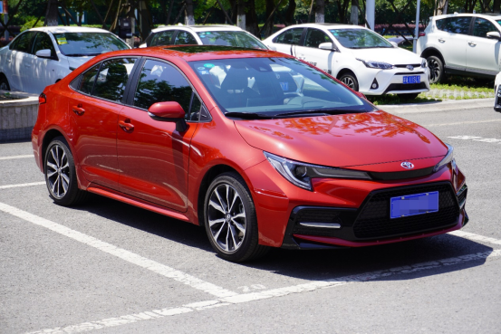 廣汽豐田雷凌購車手冊，185T 運動版真的香！A+家轎就該這麼選