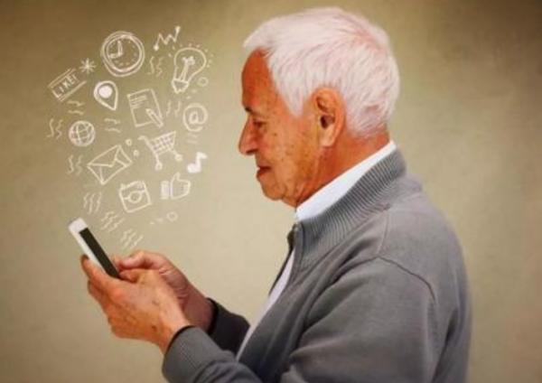 為什麼老年痴呆患者越來越多？提醒：50歲後，及早改掉4個壞習慣