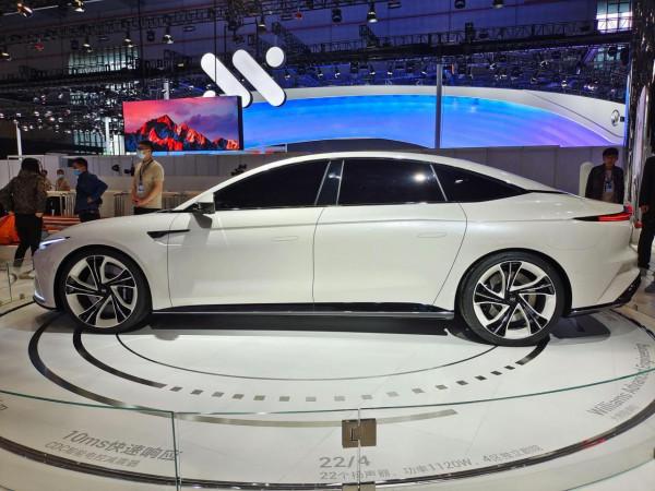 百公里加速3.9秒，預售40.88萬元的國產純電動中大型轎車—智己L7