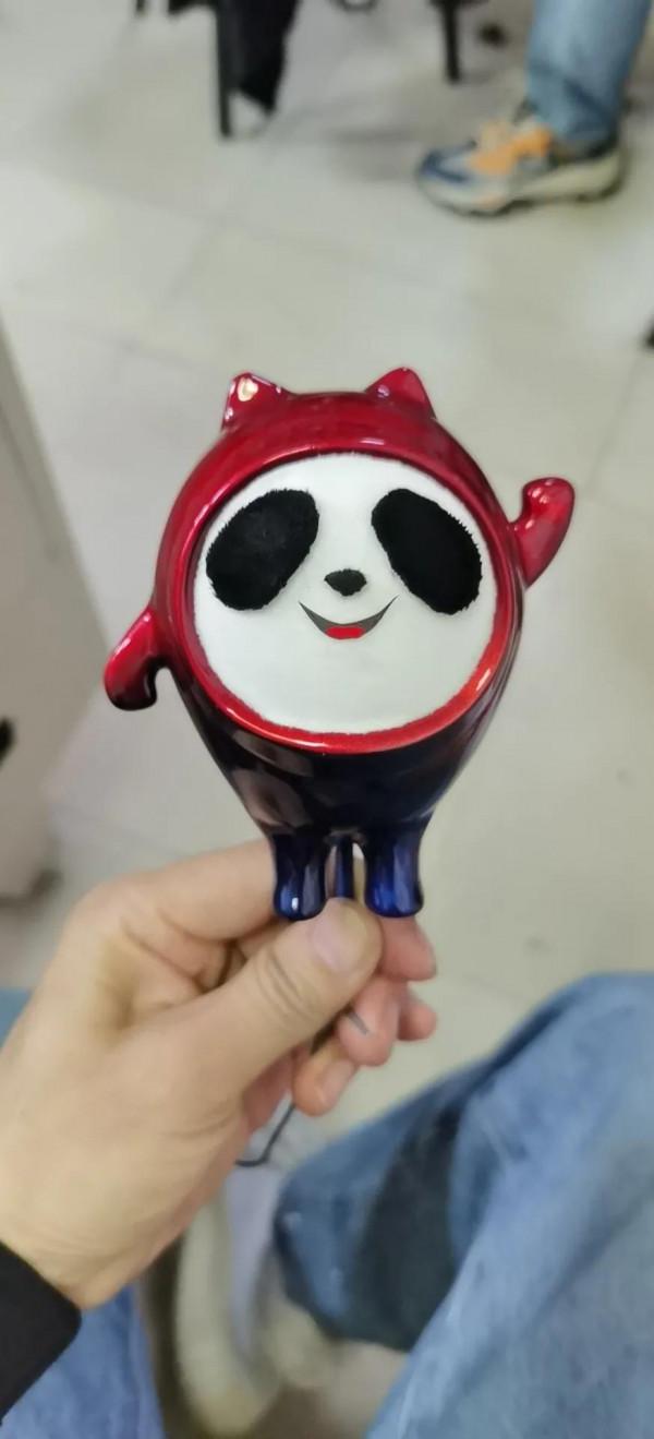 全球限量版冰墩墩