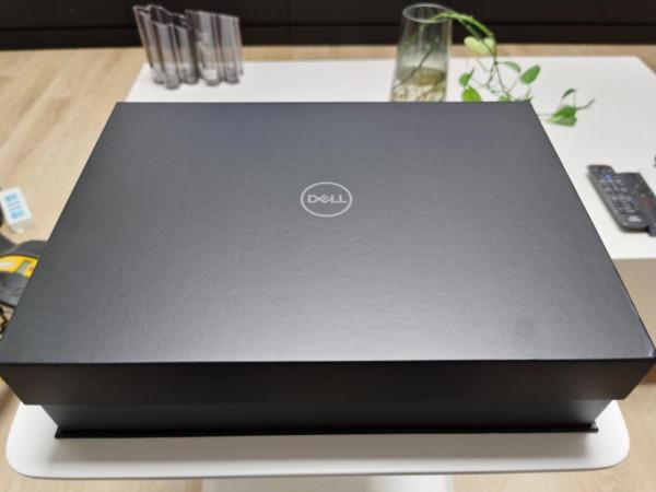 雙十二，同事買了戴爾XPS13 二合一翻轉本