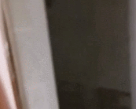 她遠嫁香港卻蝸居4㎡複式,床下就是廚房?網友:還沒我家廁所大 她遠嫁香港卻蝸居4㎡複式,床下就是廚房?網友:還沒我家廁所大