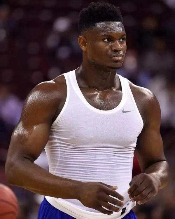 本賽季結束後鐵定拿頂薪的八大球員，莫蘭特居首，艾頓也必然頂薪