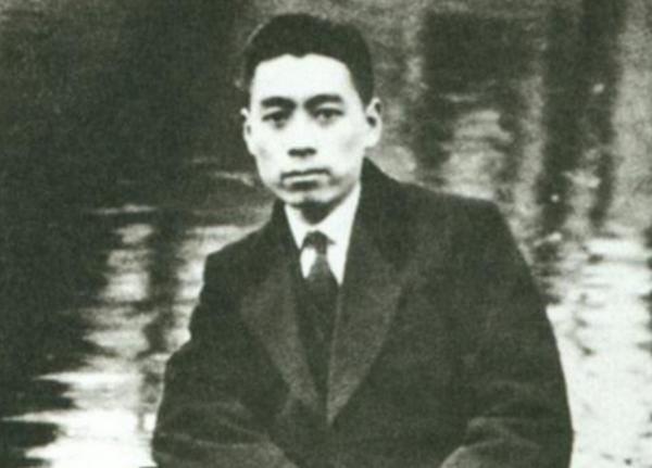 國軍高官發現妻子是紅色特工，不知咋辦，妻：有機會讓你見周恩來