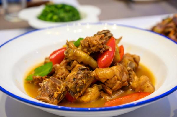 宜興山中藏著一家高顏值民宿，老宅改造而成，有種回到了家的感覺