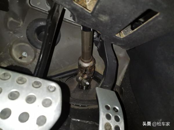 9萬塊買輛12年的法系跑車，小哥上來就砍價1萬，賣家：成交