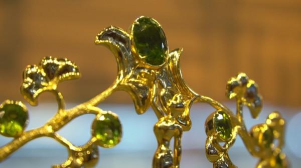 進博會成為海外客商圓夢舞臺 巴基斯坦手工皇冠亮相展會 進博會成為海外客商圓夢舞臺 巴基斯坦手工皇冠亮相展會