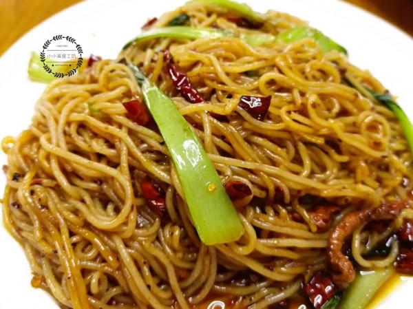 3個湖南人去江西玩，點了4個特辣菜，老闆勸不住，嘗完後傻眼了