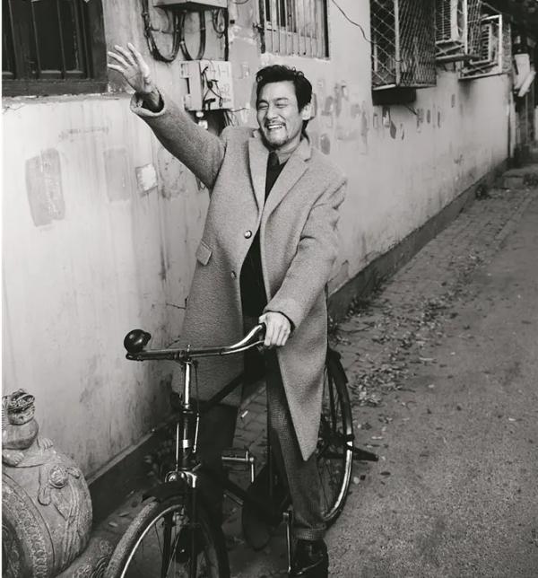 1983年，梁家輝在故宮留下了一輛腳踏車，38年過去車子還在