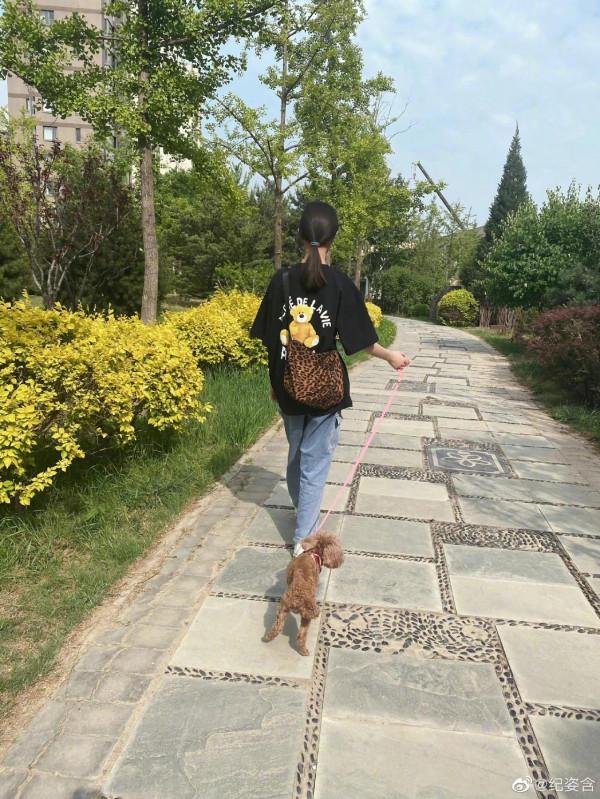 童星也內捲了？張籽沐13歲演高中生，小溫宜紀姿含卻沒小時候火？