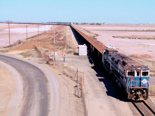 長度破吉尼斯世界紀錄的火車,8個車頭682節車廂,僅一位司機 長度破吉尼斯世界紀錄的火車,8個車頭682節車廂,僅一位司機