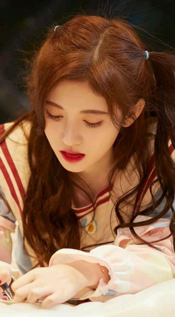 “換頭改命”的6位明星，有的主動承認削骨，有的作品全被下架